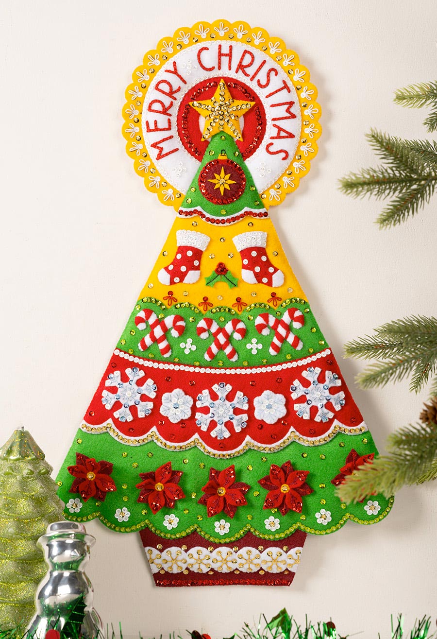 The Jolly Christmas Tree AdventCAL Crochet Kit 