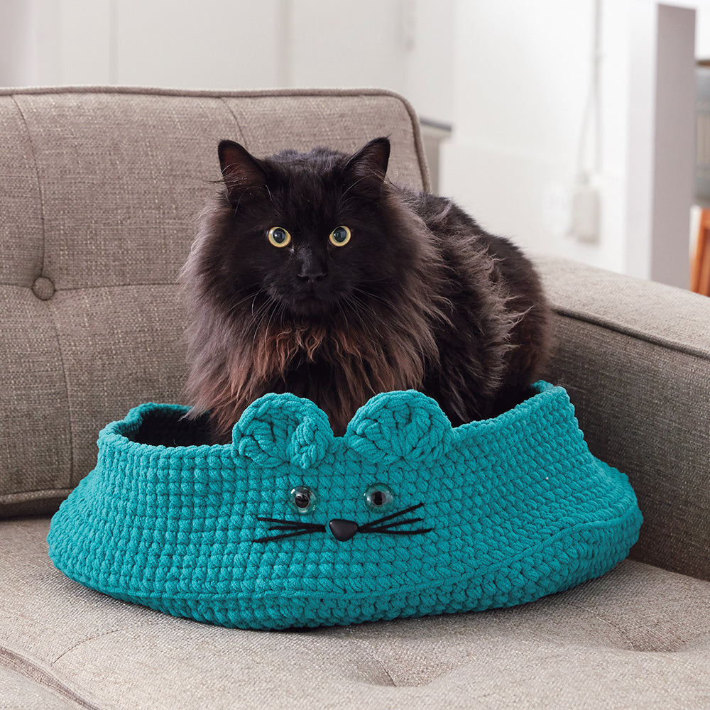Project Update: Super Bulky Crocheted Cat Bed with Bernat Blanket