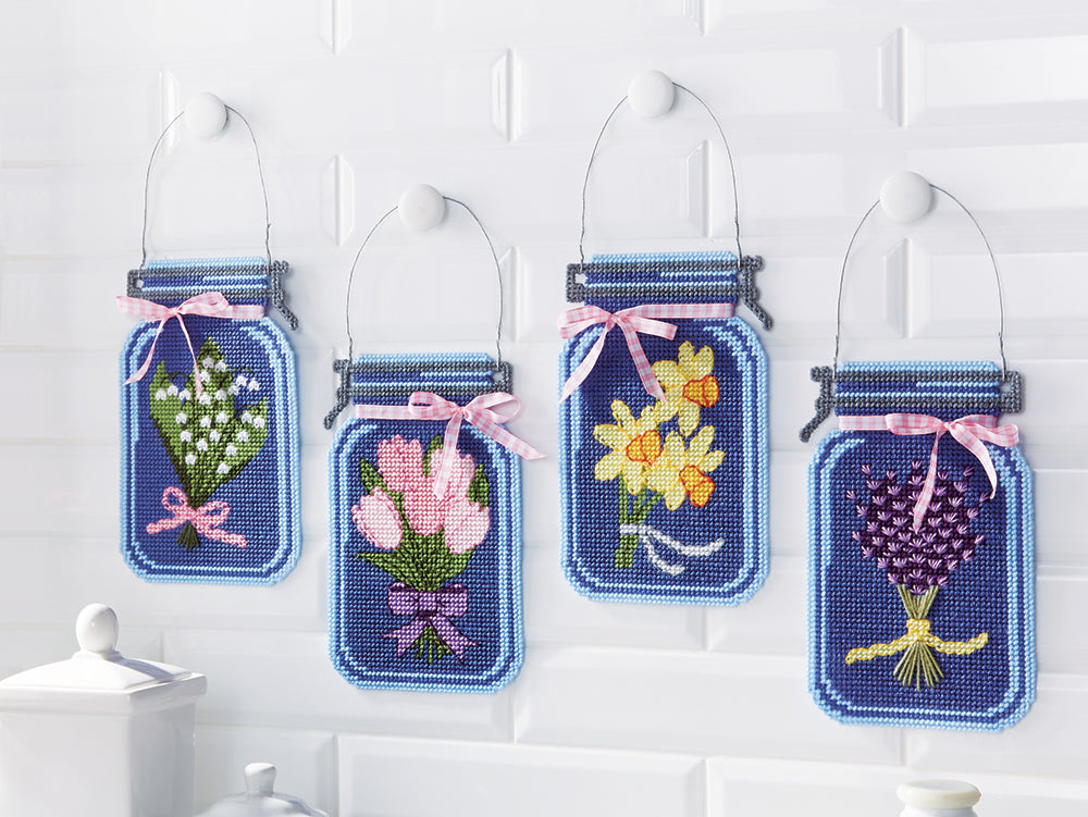 Design Works Plastic Canvas Kit bee & Flower Boutique Topper 
