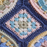 Couverture au crochet avec fenêtres gothiques