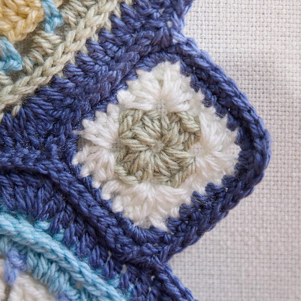 Couverture au crochet avec fenêtres gothiques