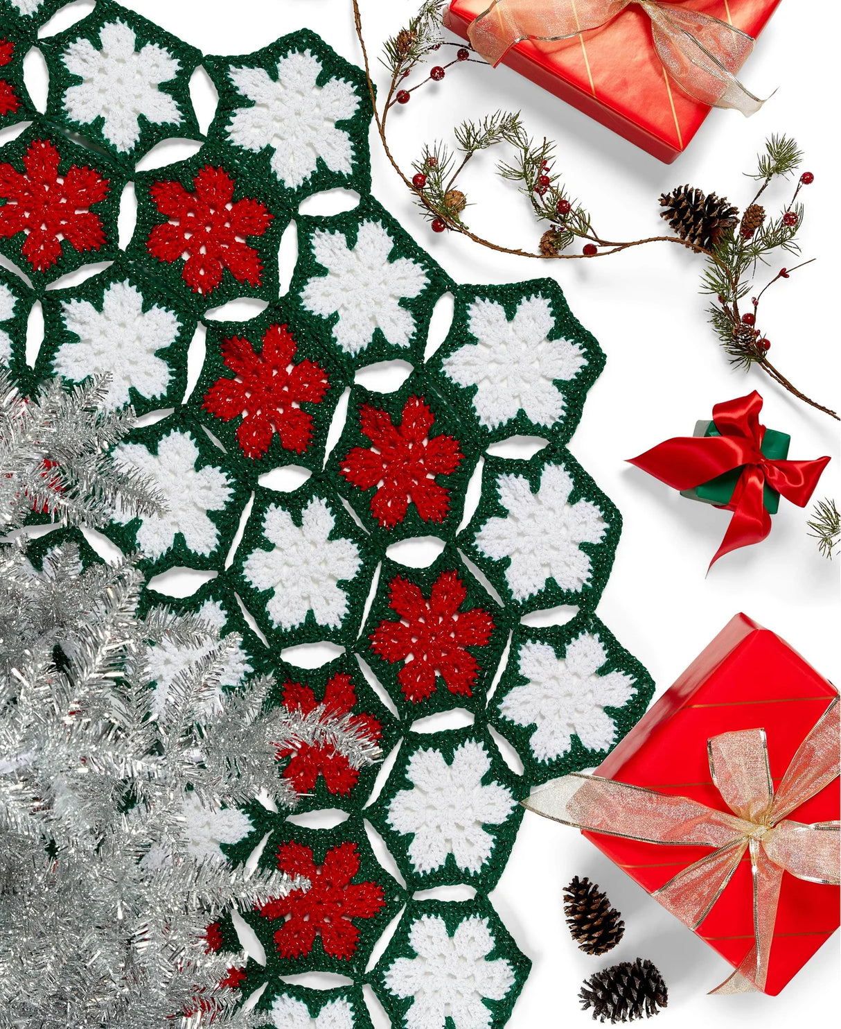 Free Poinsettia Tree Skirt Pattern