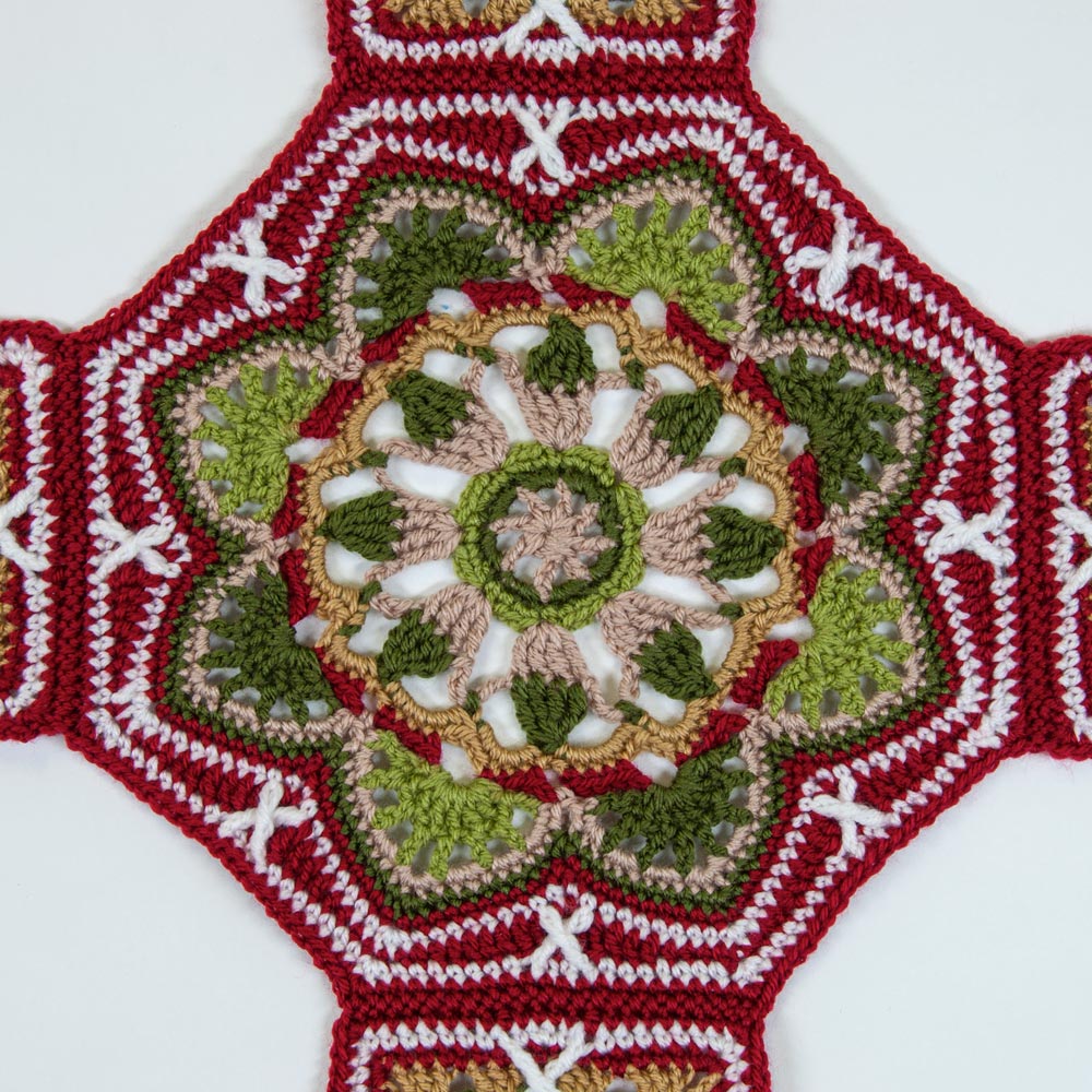 Persian Tiles Throw (Mary Mellowspun Maxim DK)