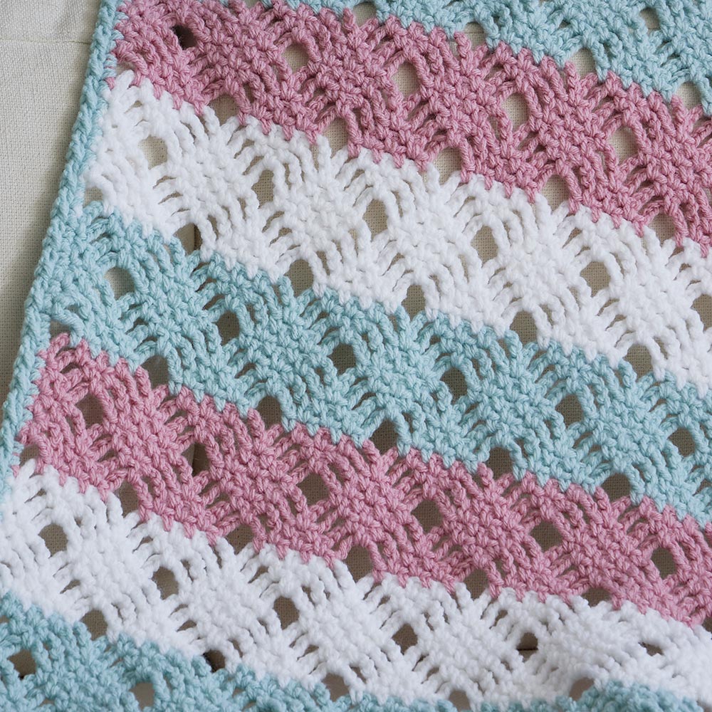 Criss cross crochet baby best sale blanket pattern